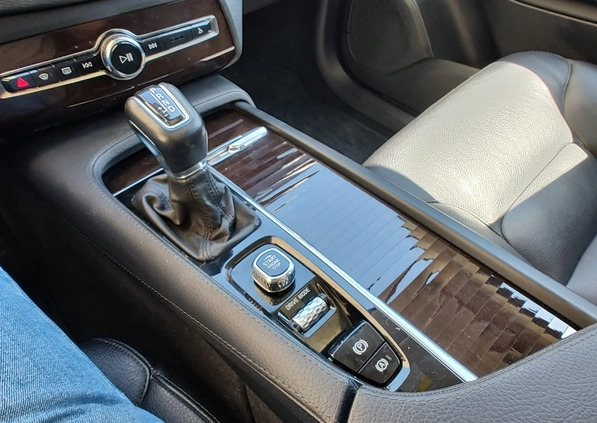 Volvo XC 90 cena 169900 przebieg: 80242, rok produkcji 2019 z Łódź małe 562